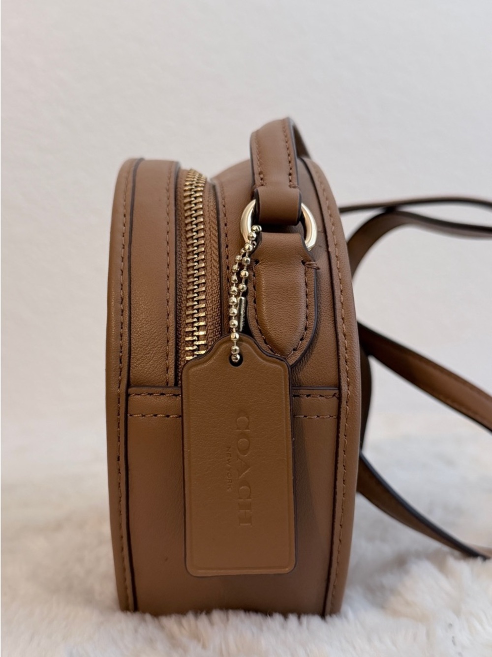 Coach Tan Leather Round Canteen Crossbody Bag EUC - Picture 8 of 14